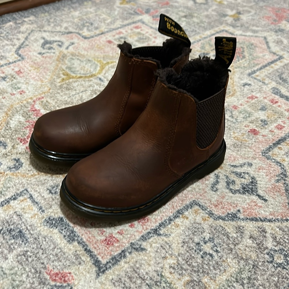 Kids Dr Martens fur lined sz 11